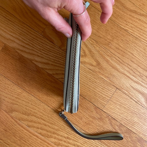 Kate Spade Wallet - Picture 4 of 4